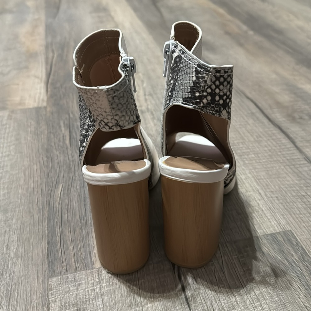 Heels!! - Picture 3 of 5